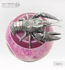 A silver figure of the Zodiac Sign Cancer on an agate sphere and a dolerite plate silver 925  Серебренный Знак зодиака - Рак на сфере из агата на пластине из долерита серебро 925 דמות כסף מזל סרטן על כדור אגת וצלחת דולריט כסף 925